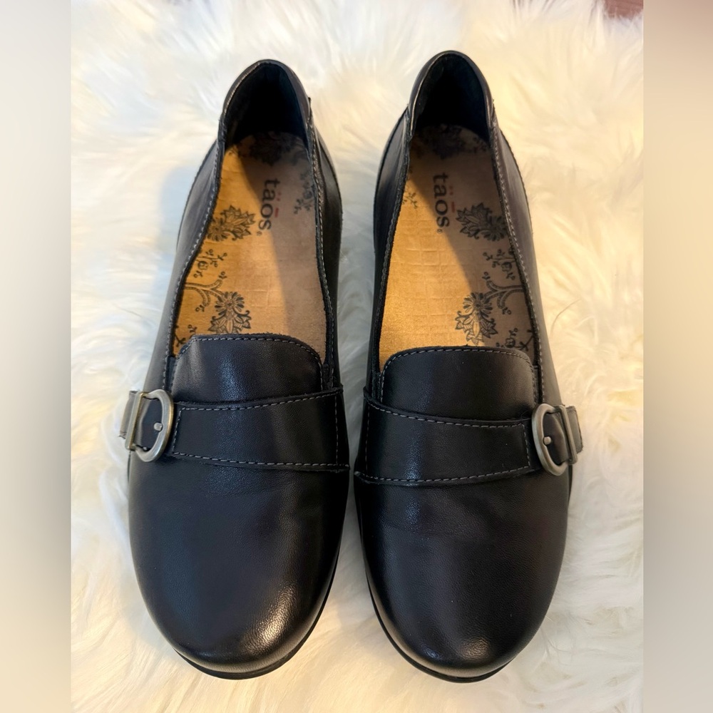 Taos Footwear Women's Classic Black Flats Size 7